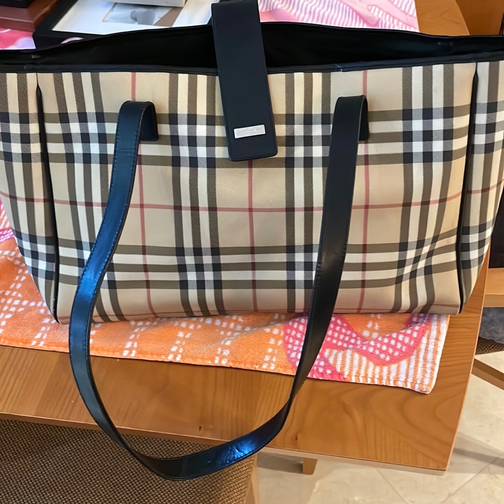 perfect condition burberry diaper bag. vintage style